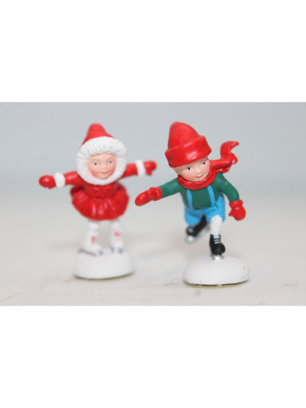 Dept 56 North Pole Village - Glacier Park Pavilion - Picture 7 of 11